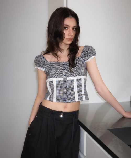 ROSEFRANTZ（ロゼフランツ）の「Check Shirring Crop Blouse [Navy]（シャツ/ブラウス・レディース・ネイビー・SMALL/MEDIUM）」の8枚目の写真