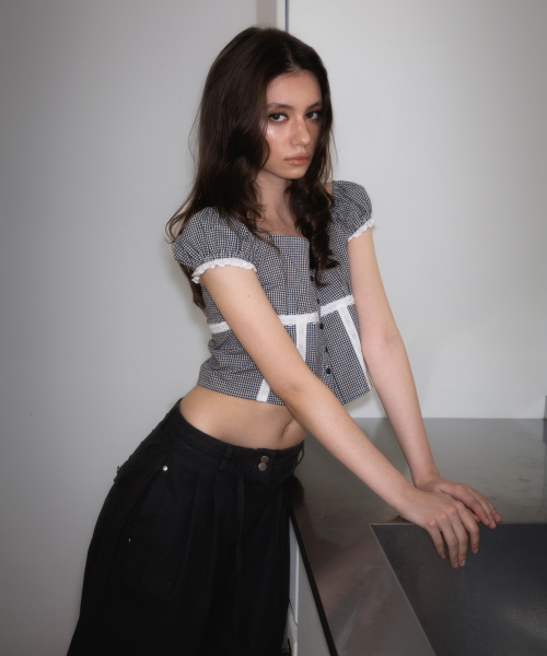 ROSEFRANTZ（ロゼフランツ）の「Check Shirring Crop Blouse [Navy]（シャツ/ブラウス・レディース・ネイビー・SMALL/MEDIUM）」の9枚目の写真