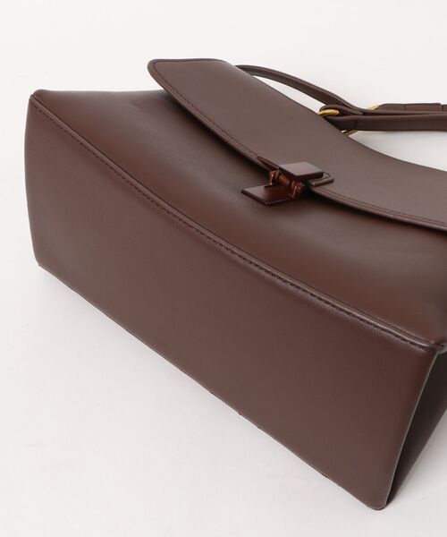 NiiNa(ニーナ)の「【高品質牛革】2wayウッドバックルレトロバッグ(ショルダーバッグ・レディース・モカ・FREE)」の4枚目の写真