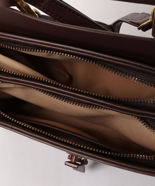 NiiNa(ニーナ)の「【高品質牛革】2wayウッドバックルレトロバッグ(ショルダーバッグ・レディース・モカ・FREE)」の3枚目の写真
