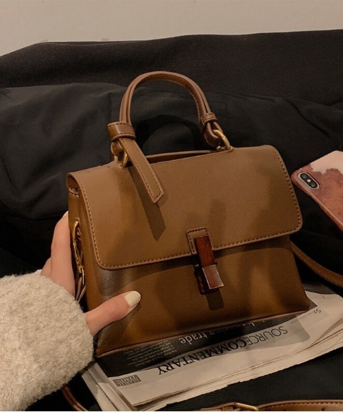 NiiNa(ニーナ)の「【高品質牛革】2wayウッドバックルレトロバッグ(ショルダーバッグ・レディース・モカ・FREE)」の11枚目の写真