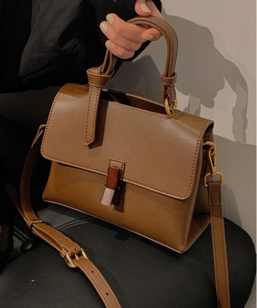 NiiNa(ニーナ)の「【高品質牛革】2wayウッドバックルレトロバッグ(ショルダーバッグ・レディース・モカ・FREE)」の10枚目の写真