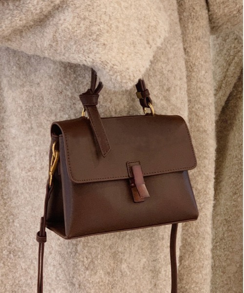 NiiNa(ニーナ)の「【高品質牛革】2wayウッドバックルレトロバッグ(ショルダーバッグ・レディース・モカ・FREE)」の6枚目の写真