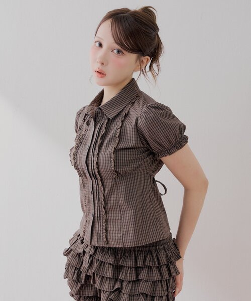 Chico(チコ)の「【全骨格◎/セットアップ対応】コンパクトパフブラウス(シャツ/ブラウス・レディース・ホワイト/ブラウン系その他2/ブラック系その他2・FREE)」の1枚目の写真