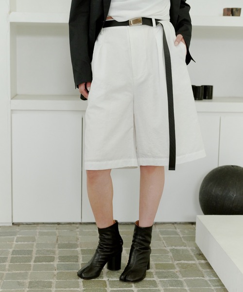 MIESROHE(ミースロエ)の「撥水ガチャベルト付きハーフパンツ(その他パンツ・レディース・ホワイト/カーキ/ブラック・1/0)」の2枚目の写真