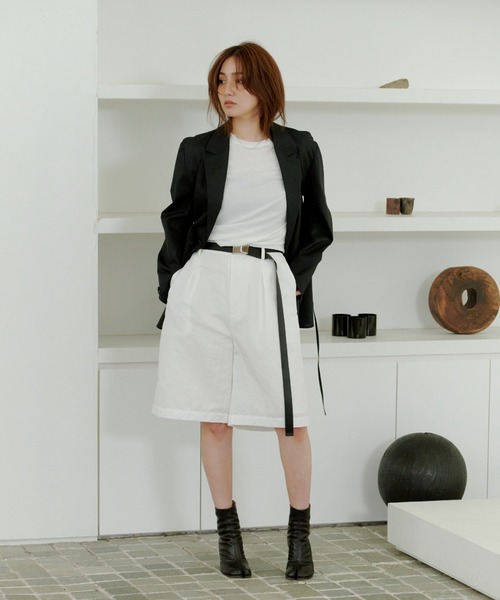 MIESROHE(ミースロエ)の「撥水ガチャベルト付きハーフパンツ(その他パンツ・レディース・ホワイト/カーキ/ブラック・1/0)」の16枚目の写真