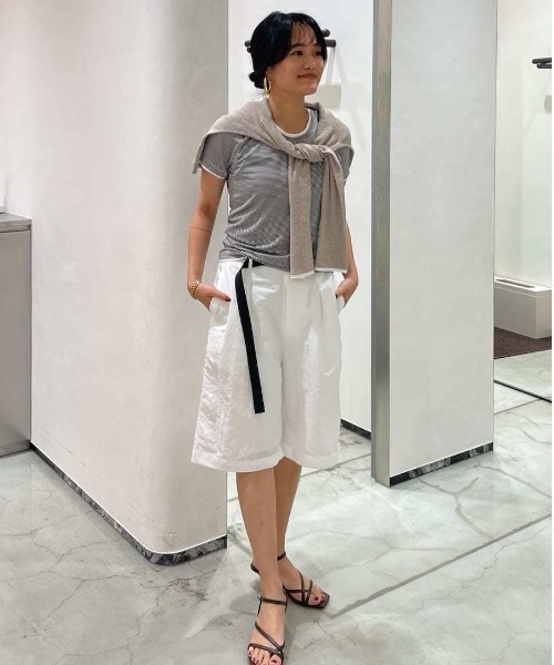 MIESROHE(ミースロエ)の「撥水ガチャベルト付きハーフパンツ(その他パンツ・レディース・ホワイト/カーキ/ブラック・1/0)」の22枚目の写真