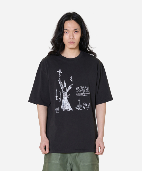 MODNINE(モディナイン)の「Black Magic - Oversized T-Shirt Black(Tシャツ/カットソー・メンズ・その他・SMALL/MEDIUM/LARGE/X-LARGE)」の1枚目の写真