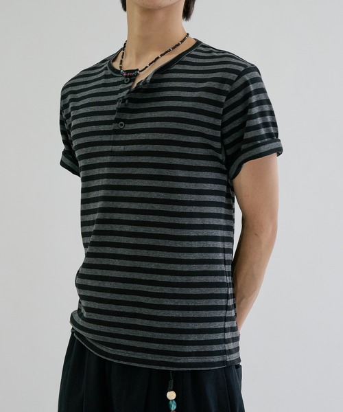 EPNK(イーピーエヌケー)の「Border henly neck tee / ボーダーヘンリーネックT(Tシャツ/カットソー・メンズ・オフホワイト/ブラック・SMALL/MEDIUM/LARGE)」の13枚目の写真