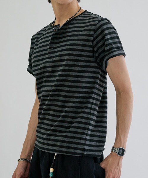 EPNK(イーピーエヌケー)の「Border henly neck tee / ボーダーヘンリーネックT(Tシャツ/カットソー・メンズ・オフホワイト/ブラック・SMALL/MEDIUM/LARGE)」の12枚目の写真