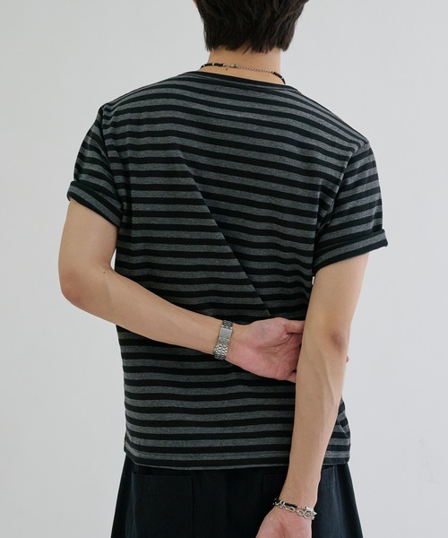 EPNK(イーピーエヌケー)の「Border henly neck tee / ボーダーヘンリーネックT(Tシャツ/カットソー・メンズ・オフホワイト/ブラック・SMALL/MEDIUM/LARGE)」の11枚目の写真