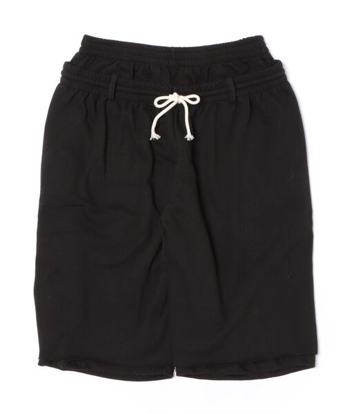 Never mind the XU / Chikashitsu+(ネバーマインド ザ エックスユー / チカシツプラス)の「【nmtc+】Double Waist Bermuda Pants / 【エヌエムティーシープラス】レイヤード風バミューダスウェットハーフパンツ(スウェットパンツ・メンズ・グレー/ブラック・ONE SIZE)」の2枚目の写真