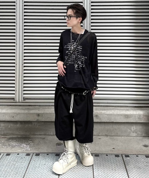 Never mind the XU / Chikashitsu+（ネバーマインド ザ エックスユー / チカシツプラス）の「【nmtc+】Double Waist Bermuda Pants / 【エヌエムティーシープラス】レイヤード風バミューダスウェットハーフパンツ（スウェットパンツ・メンズ・グレー/ブラック・ONE SIZE）」の6枚目の写真