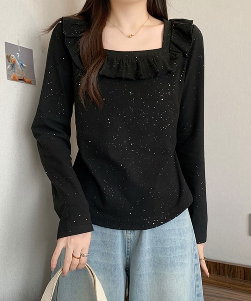 2ly2(トゥーリートゥー)の「ラメドットフリルトップス / スクエアネック フリルカットソー(Tシャツ/カットソー・レディース・ブラック/ボルドー・FREE)」の1枚目の写真
