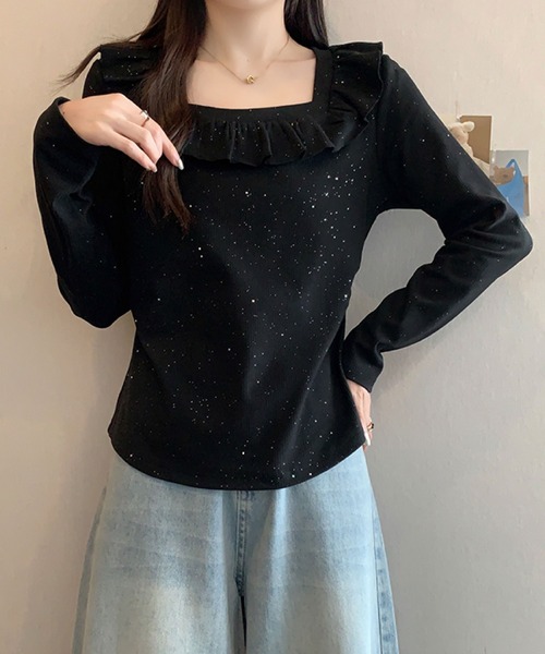 2ly2(トゥーリートゥー)の「ラメドットフリルトップス / スクエアネック フリルカットソー(Tシャツ/カットソー・レディース・ブラック/ボルドー・FREE)」の4枚目の写真