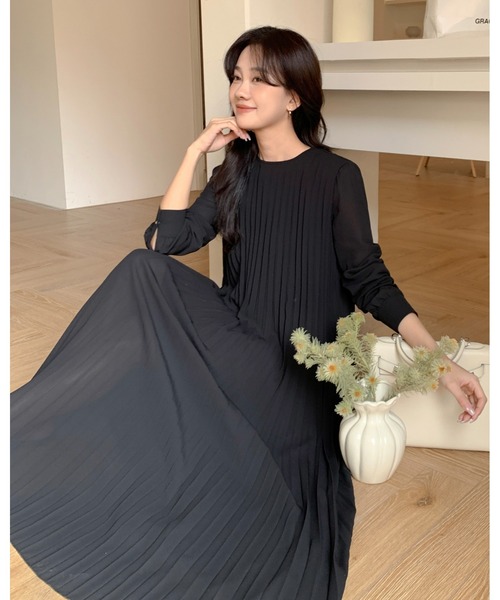BIRTHDAY BASH（バースデイバッシュ）の「CREW NECK LONG PLEATS DRESS（クリューネックロングプリーツドレス）（ワンピース・レディース・ホワイト系その他/ブラック・MEDIUM/SMALL）」の19枚目の写真