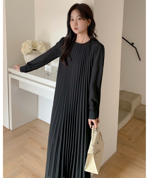 BIRTHDAY BASH（バースデイバッシュ）の「CREW NECK LONG PLEATS DRESS（クリューネックロングプリーツドレス）（ワンピース・レディース・ホワイト系その他/ブラック・MEDIUM/SMALL）」の14枚目の写真