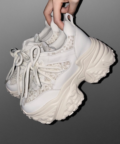 me+em select(ミームセレクト)の「【 +10.5cm盛れ 】スパンコールレースアップ厚底スニーカー / +10.5cm spangle lace-up platform sneakers(スニーカー・レディース・アイボリー/ブラック・37/38/39/40)」の7枚目の写真