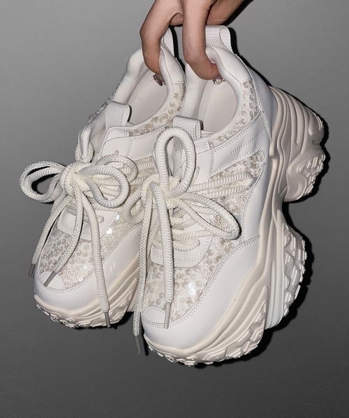 me+em select(ミームセレクト)の「【 +10.5cm盛れ 】スパンコールレースアップ厚底スニーカー / +10.5cm spangle lace-up platform sneakers(スニーカー・レディース・アイボリー/ブラック・37/38/39/40)」の10枚目の写真