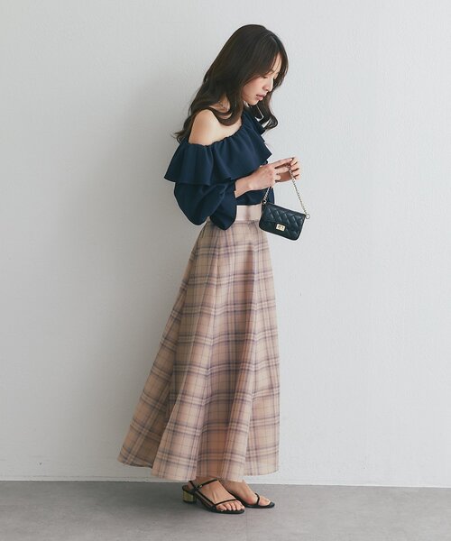 La boutique BonBon(ラブティックボンボン)の「【お上品シルエット】シアーチェックオーガンサーキュラースカート(スカート・レディース・ベージュ/ネイビー・38/36/PS)」の15枚目の写真