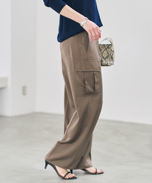 Spick & Span（スピックアンドスパン）の「スエードサテンカーゴパンツ（カーゴパンツ・レディース・ブラック/モカ・38/36）」の12枚目の写真