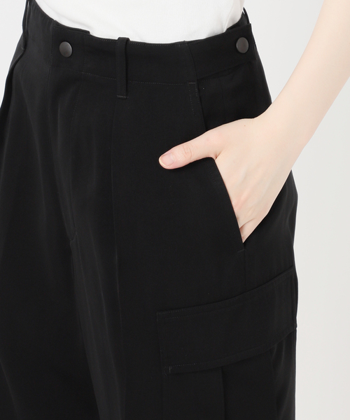 Spick & Span（スピックアンドスパン）の「スエードサテンカーゴパンツ（カーゴパンツ・レディース・ブラック/モカ・38/36）」の21枚目の写真