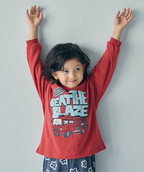 BREEZE(ブリーズ)の「【WEB限定】ゆったりシルエットグラフィックバリエーション長袖Tシャツ(Tシャツ/カットソー・キッズ・ブラウン/イエロー/ダークグリーン/オフホワイト/ピンク/ブラック/ブルー/キナリ/ライム/チャコール/レッド/ライトグレー/キャメル/レインボー/アイボリー/ミント/パープル/ベージュ/ネイビー/オレンジ・130/140/120/90/110/100/160/150)」の18枚目の写真