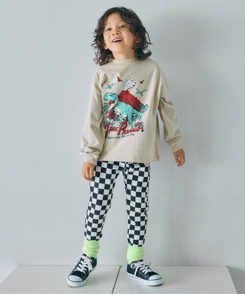 BREEZE(ブリーズ)の「【WEB限定】ゆったりシルエットグラフィックバリエーション長袖Tシャツ(Tシャツ/カットソー・キッズ・ブラウン/イエロー/ダークグリーン/オフホワイト/ピンク/ブラック/ブルー/キナリ/ライム/チャコール/レッド/ライトグレー/キャメル/レインボー/アイボリー/ミント/パープル/ベージュ/ネイビー/オレンジ・130/140/120/90/110/100/160/150)」の21枚目の写真