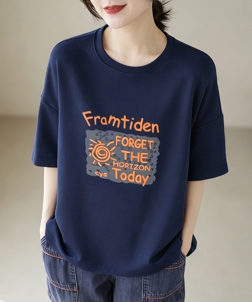 ONEP STAR(ワンピスター)の「グラフィックプリント半袖Tシャツ(Tシャツ/カットソー・レディース・ホワイト/ブラック/ベージュ/パープル/ネイビー・MEDIUM/LARGE/X-LARGE)」の1枚目の写真