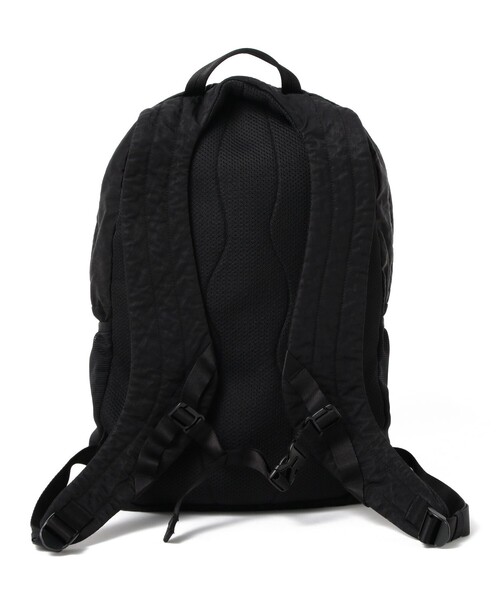 C.P. COMPANY(シーピーカンパニー)の「C.P. Company / Nylon B Lens Backpack(バックパック/リュック・メンズ・ブラック・ONE SIZE)」の3枚目の写真