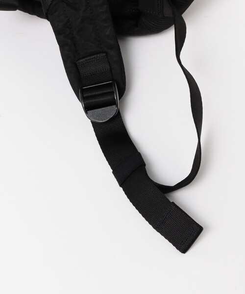 C.P. COMPANY(シーピーカンパニー)の「C.P. Company / Nylon B Lens Backpack(バックパック/リュック・メンズ・ブラック・ONE SIZE)」の7枚目の写真