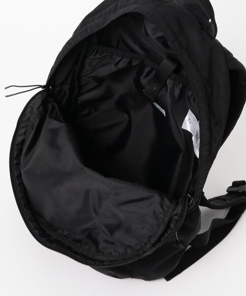 C.P. COMPANY(シーピーカンパニー)の「C.P. Company / Nylon B Lens Backpack(バックパック/リュック・メンズ・ブラック・ONE SIZE)」の8枚目の写真