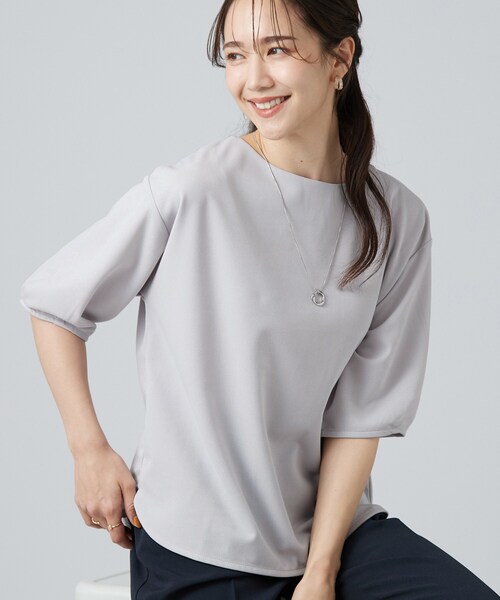 SHOO・LA・RUE(シューラルー)の「【2点セット/洗濯機可/S-LL】インせず着られる ネックレス付き 5分袖Tシャツ(Tシャツ/カットソー・レディース・ライトイエロー系/ネイビー/ブラウン系/ライトグレー・01/04/03/02)」の1枚目の写真