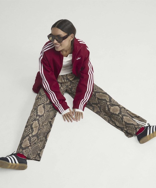 adidas（アディダス）の「サテン スネーク プリント ワイド レッグ トラックパンツ / アディダスオリジナルス adidas Originals（その他パンツ・レディース・ベージュ・XX-LARGE/3XL/LARGE/MEDIUM/SMALL/X-LARGE）」の6枚目の写真
