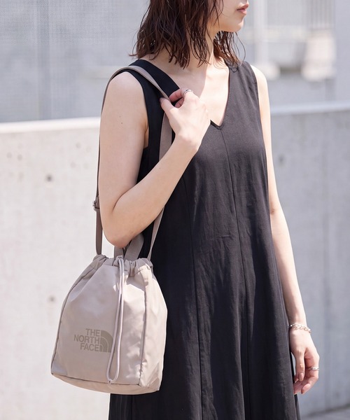 THE NORTH FACE(ザノースフェイス)の「【THE NORTH FACE/ザノースフェイス】BONNEY BUCKET BAG MINI / ボニーバケットバッグ ミニ ショルダーバッグ(ショルダーバッグ・メンズ・オフホワイト/ブラック系1・FREE)」の9枚目の写真