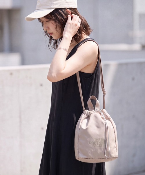 THE NORTH FACE(ザノースフェイス)の「【THE NORTH FACE/ザノースフェイス】BONNEY BUCKET BAG MINI / ボニーバケットバッグ ミニ ショルダーバッグ(ショルダーバッグ・メンズ・オフホワイト/ブラック系1・FREE)」の8枚目の写真
