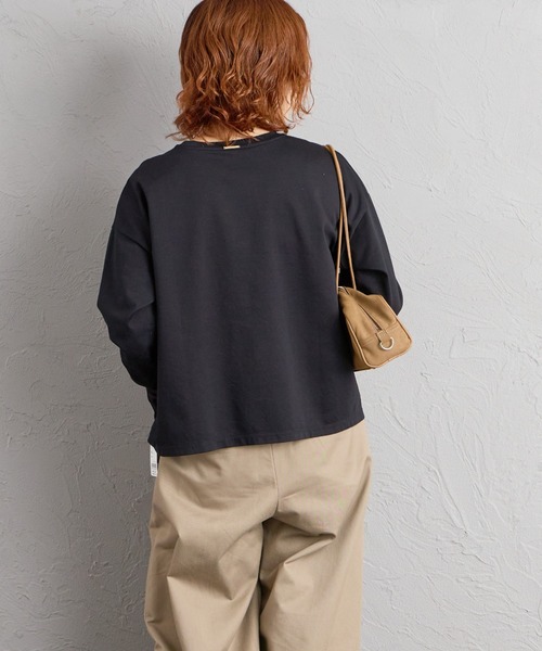 MICA&DEAL（マイカ＆ディール）の「[MICA&DEAL/マイカアンドディール] ワンポイントロゴ刺繍ロングスリーブカットソー 接触冷感・UVカット加工（Tシャツ/カットソー・レディース・ブラック/ホワイト・F）」の16枚目の写真