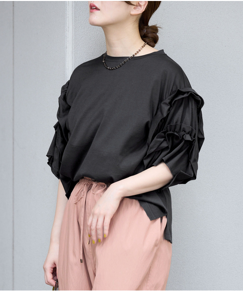 IENA(イエナ)の「袖ギャザーフリルカットソー(Tシャツ/カットソー・レディース・ホワイト/チャコールグレー/ブラック・FREE)」の17枚目の写真