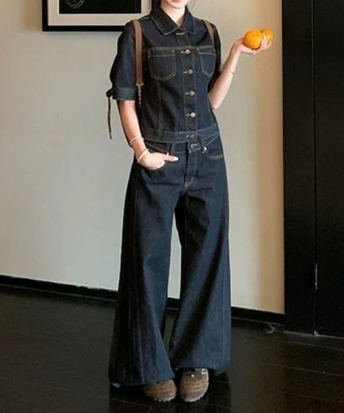 FAVORITO(ファヴォリート)の「デニムトップスワイドパンツセットアップ(セットアップ・レディース・ダークブルー・M/L/S)」の1枚目の写真