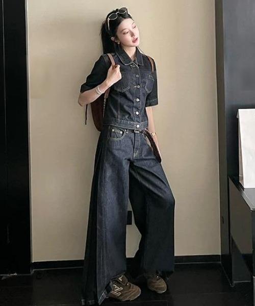 FAVORITO(ファヴォリート)の「デニムトップスワイドパンツセットアップ(セットアップ・レディース・ダークブルー・M/L/S)」の12枚目の写真