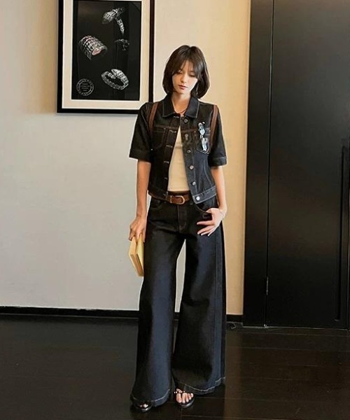 FAVORITO(ファヴォリート)の「デニムトップスワイドパンツセットアップ(セットアップ・レディース・ダークブルー・M/L/S)」の5枚目の写真
