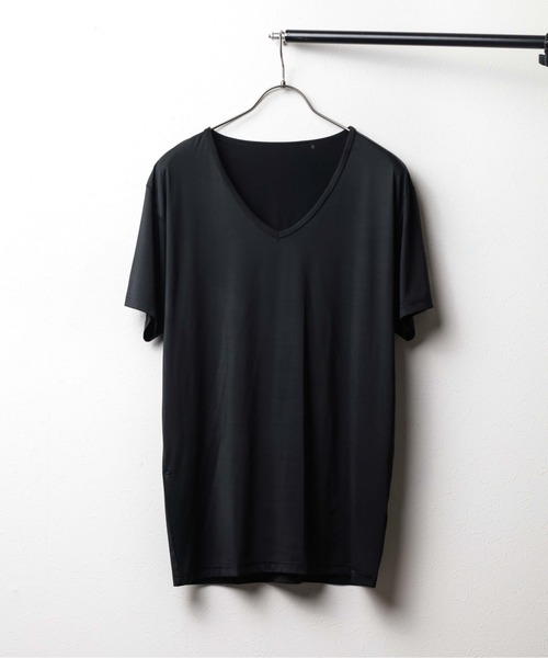 Dickies(ディッキーズ)の「【es】【Dickies】冷感インナー(Vネック)(Tシャツ/カットソー・メンズ・ブラック・MEDIUM/LARGE)」の1枚目の写真