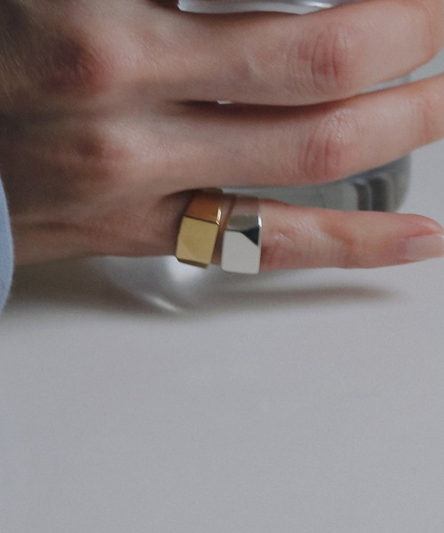 anuke（アンヌーク）の「Square Pinky Ring（リング・レディース・シルバー/ゴールド・#3/#5）」の6枚目の写真