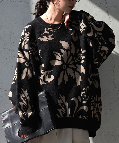 antiqua（アンティカ）の「モールヤーン 花柄 ニット（ニット/セーター・レディース・ブラック×ベージュ/グレー系その他・ONESIZE）」の2枚目の写真