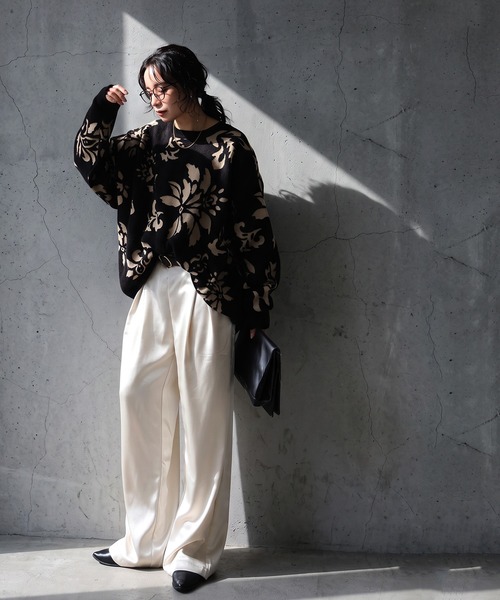 antiqua（アンティカ）の「モールヤーン 花柄 ニット（ニット/セーター・レディース・ブラック×ベージュ/グレー系その他・ONESIZE）」の6枚目の写真