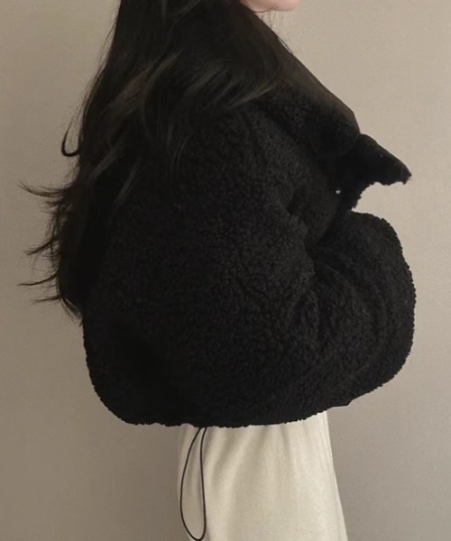 yuue' ( wear )(ユーイ)の「リバーシブルショート中綿ダウンジャケット/ボアジャケット(ダウンジャケット/コート・レディース・ブラック/グレー・FREE)」の16枚目の写真