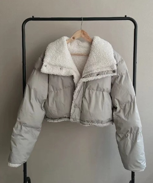 yuue' ( wear )(ユーイ)の「リバーシブルショート中綿ダウンジャケット/ボアジャケット(ダウンジャケット/コート・レディース・ブラック/グレー・FREE)」の13枚目の写真