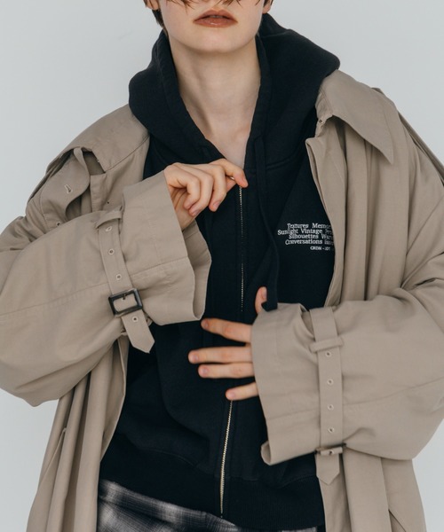 CREDONA(クレドナ)の「WASHED VOLUME TRENCH COAT/ウォッシュド ボリューム トレンチ コート(トレンチコート・レディース・ネイビー/ベージュ・0/1)」の9枚目の写真