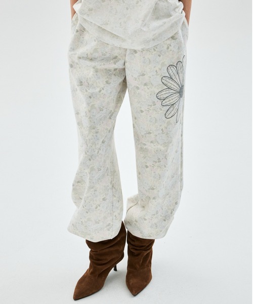 Mardi Mercredi(マルディメクルディ)の「JOGGER PANTS FLEUR FLOWER / ジョガー パンツ フルール フラワー(スウェットパンツ・レディース・ピンク/ブルー・FREE)」の15枚目の写真
