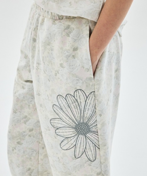 Mardi Mercredi(マルディメクルディ)の「JOGGER PANTS FLEUR FLOWER / ジョガー パンツ フルール フラワー(スウェットパンツ・レディース・ピンク/ブルー・FREE)」の18枚目の写真